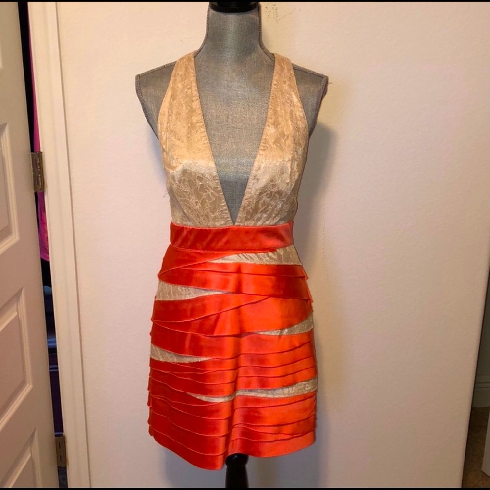 Bebe lace dress M